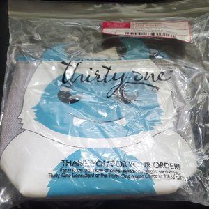 Thirty-One Cool zip snacker in Snow monster